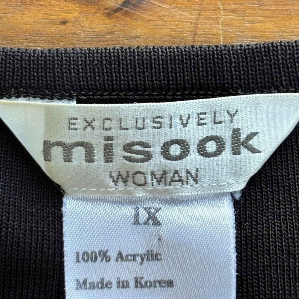 Misook Classic Sleeveless Knit Tank Top, Square Neckline Black, Size 1X - Picture 5 of 6